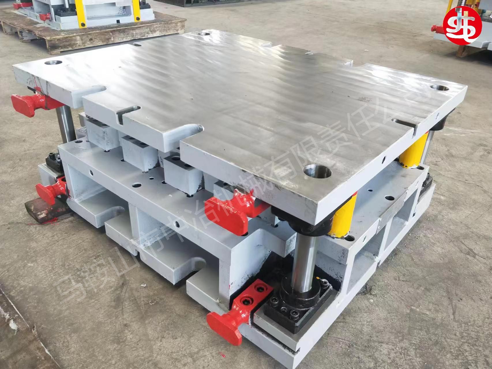 工程機(jī)械鈑金模具