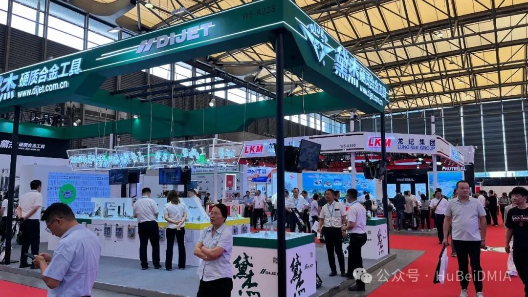 協(xié)會(huì)動(dòng)態(tài) | 中國(guó)模具工業(yè)協(xié)會(huì)九屆十次理事會(huì)及第二十四屆中國(guó)國(guó)際模具技術(shù)和設(shè)備展覽會(huì) 綜合報(bào)道 協(xié)會(huì)動(dòng)態(tài) | 中國(guó)模具工業(yè)協(xié)會(huì)九屆十次理事會(huì)及第二十四屆中國(guó)國(guó)際模具技術(shù)和設(shè)備展覽會(huì) 綜合報(bào)道